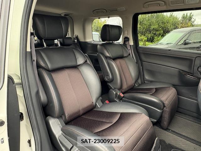 Nissan ELGRAND 2019-09 8814481-9