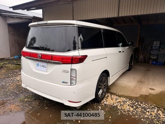 Nissan ELGRAND 2012-01 8815505-12