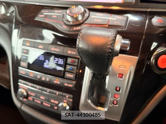 Nissan ELGRAND 2012-01 8815505-13