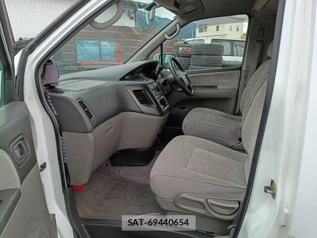 Nissan ELGRAND 2000-06 8817142-2