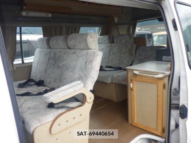 Nissan ELGRAND 2000-06 8817142-5