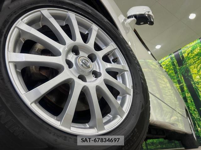 Nissan ELGRAND 2012-03 8817587-13