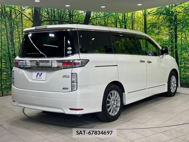 Nissan ELGRAND 2012-03 8817587-17