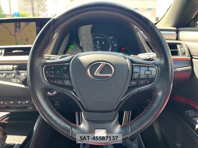 Lexus ES 2019-11 8813211-10