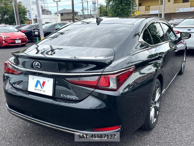 Lexus ES 2019-11 8813211-16