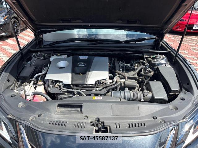 Lexus ES 2019-11 8813211-17