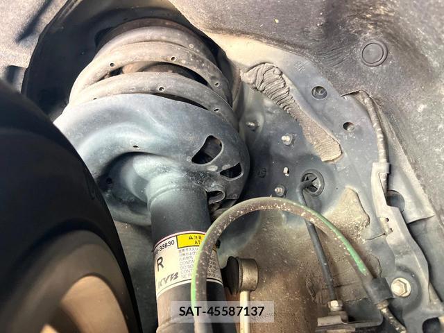 Lexus ES 2019-11 8813211-19