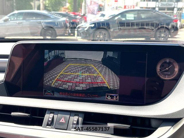 Lexus ES 2019-11 8813211-5