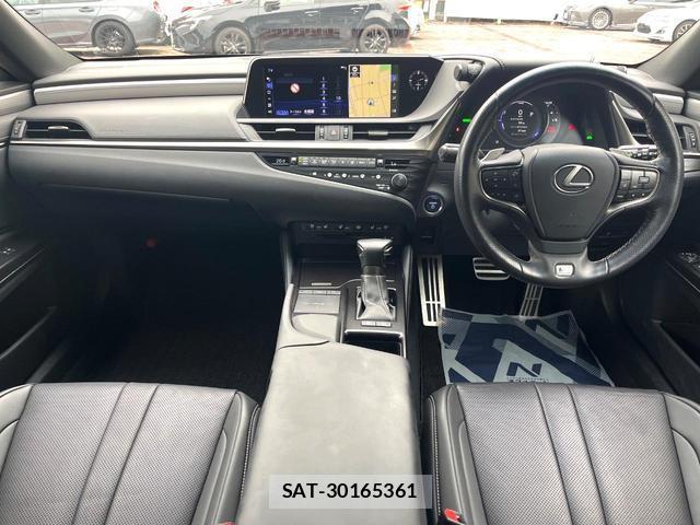 Lexus ES 2019-02 8813215-1