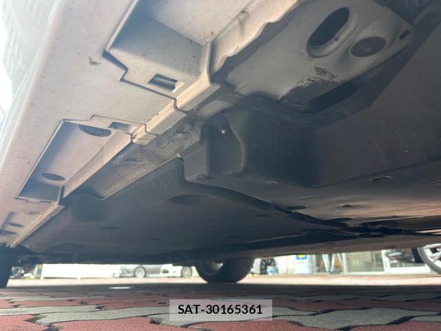 Lexus ES 2019-02 8813215-19
