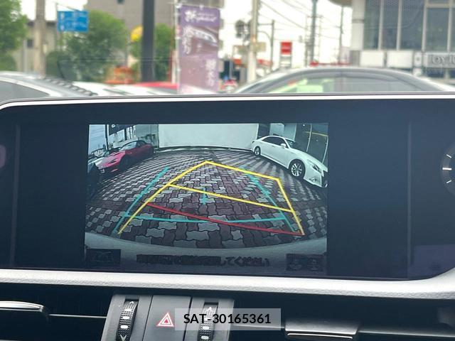 Lexus ES 2019-02 8813215-7