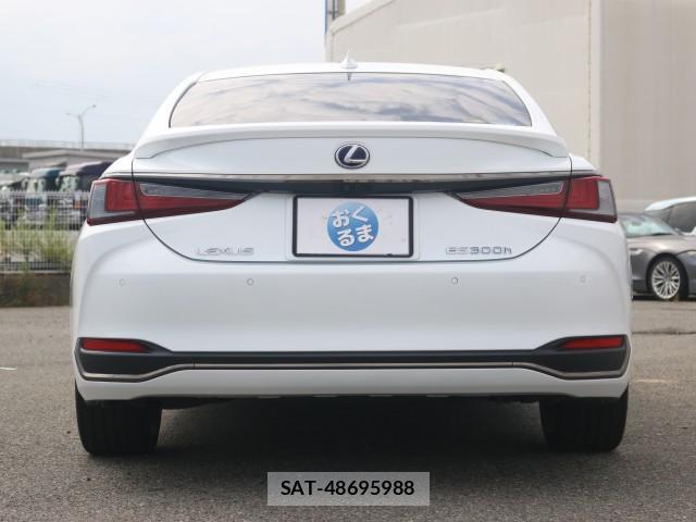Lexus ES 2019-07 8814805-1