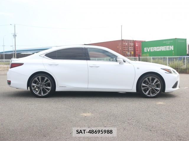 Lexus ES 2019-07 8814805-3