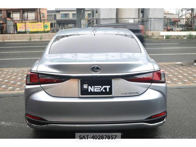 Lexus ES 2022-10 8814820-1