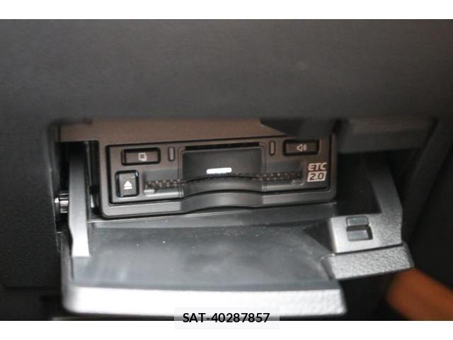 Lexus ES 2022-10 8814820-11