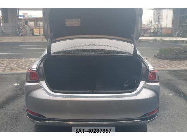 Lexus ES 2022-10 8814820-12