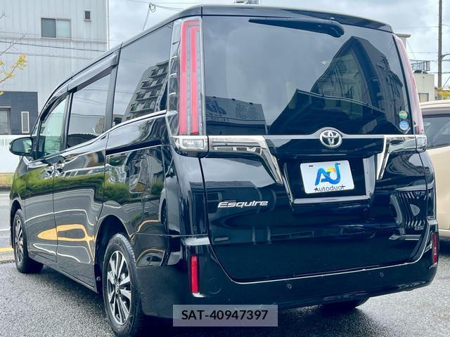 Toyota ESQUIRE 2019-06 8812995-4