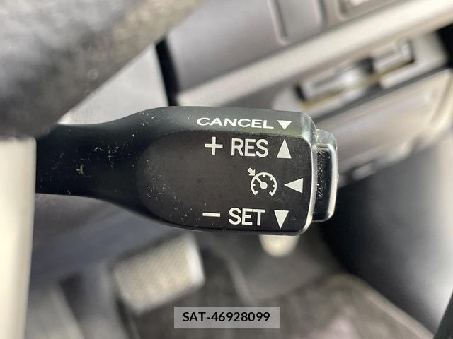 Toyota ESQUIRE 2019-08 8814401-6