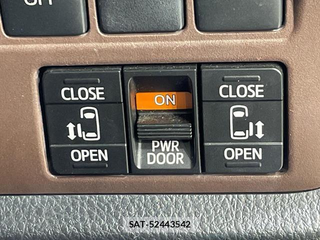 Toyota ESQUIRE 2015-04 8814404-2