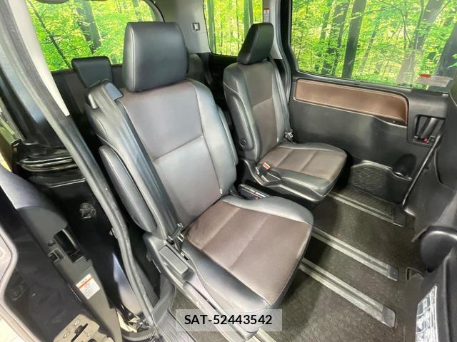 Toyota ESQUIRE 2015-04 8814404-8