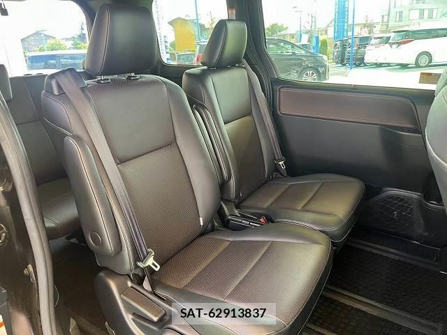 Toyota ESQUIRE 2018-08 8814875-10