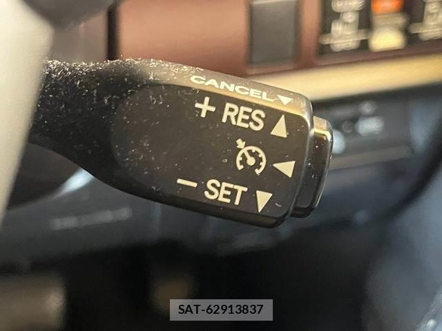 Toyota ESQUIRE 2018-08 8814875-5