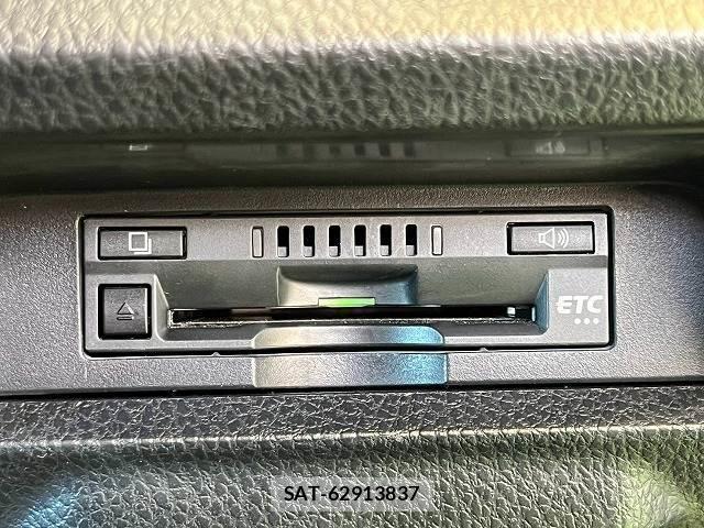 Toyota ESQUIRE 2018-08 8814875-8
