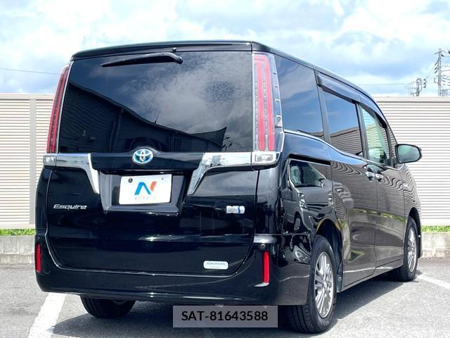 Toyota ESQUIRE 2017-11 8815002-17