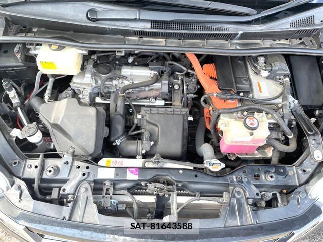 Toyota ESQUIRE 2017-11 8815002-18
