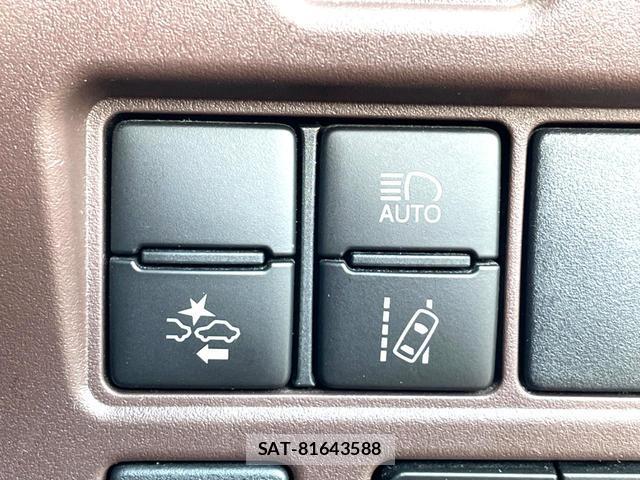 Toyota ESQUIRE 2017-11 8815002-5