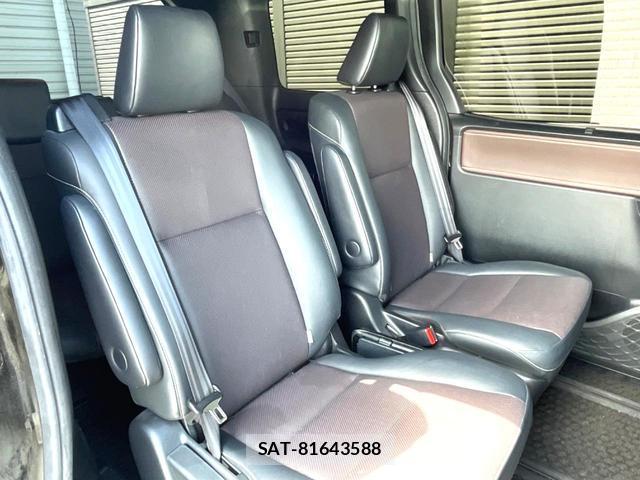 Toyota ESQUIRE 2017-11 8815002-8