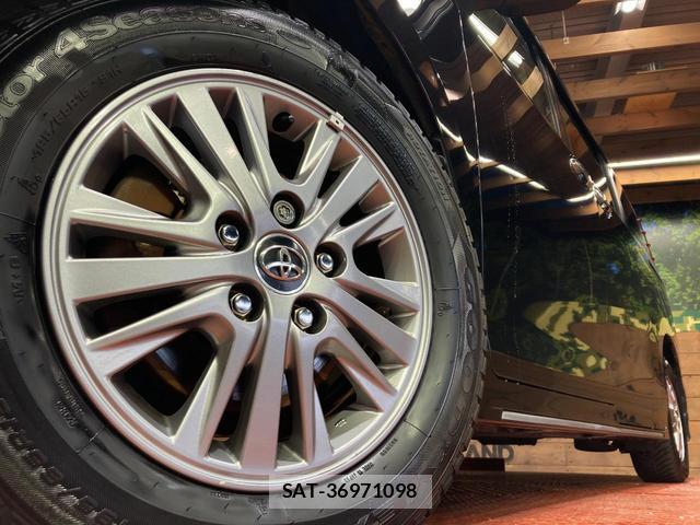 Toyota ESQUIRE 2014-11 8815906-13