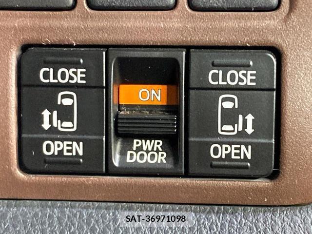 Toyota ESQUIRE 2014-11 8815906-4