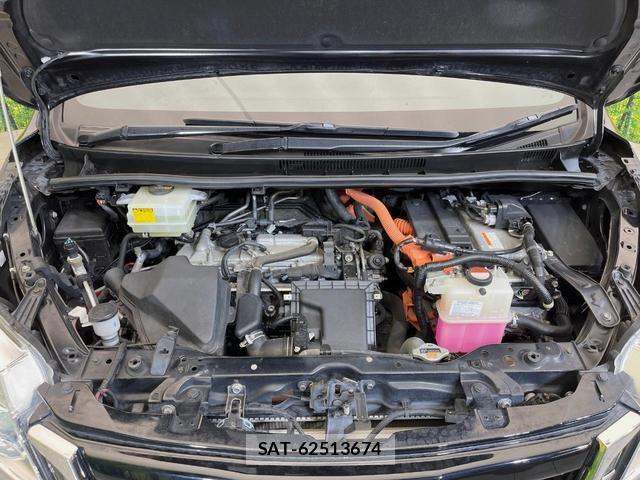 Toyota ESQUIRE 2015-04 8815925-17