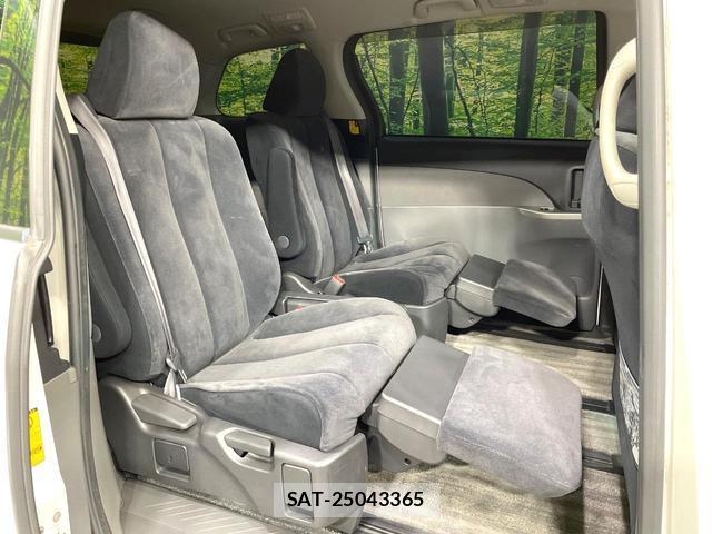 Toyota ESTIMA 2010-08 8813177-9