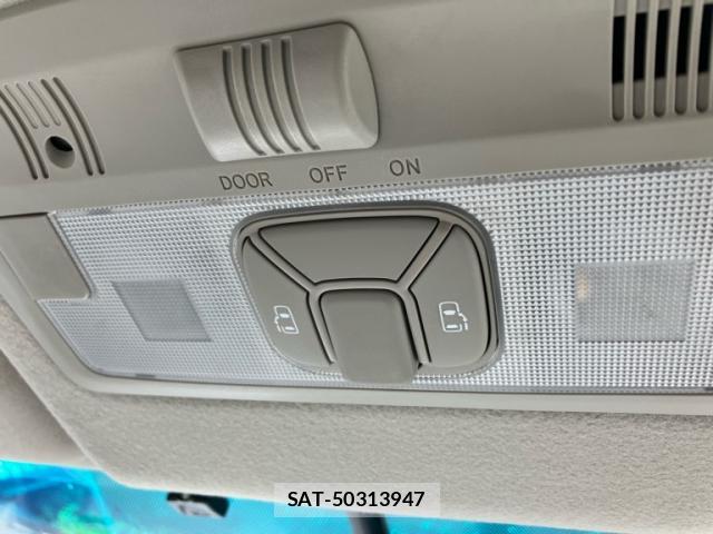 Toyota ESTIMA 2006-03 8813375-5