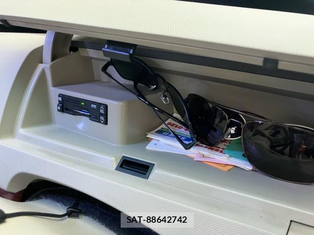 Toyota ESTIMA 2011-10 8813622-14