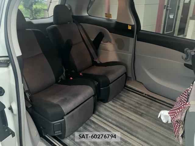 Toyota ESTIMA 2006-02 8813655-5