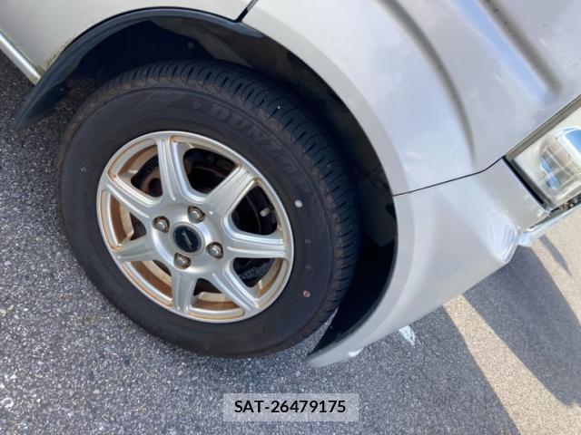 Suzuki EVERY WAGON 2011-08 8812345-13