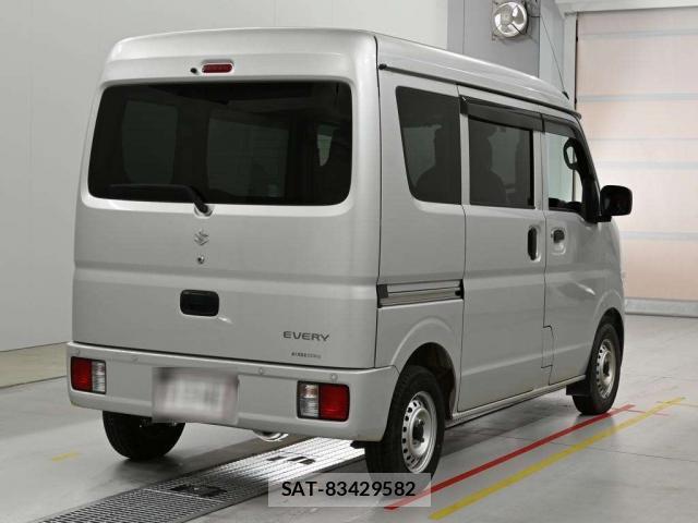 Suzuki EVERY 2022-08 8813039-1