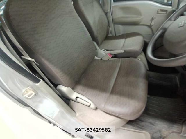 Suzuki EVERY 2022-08 8813039-3