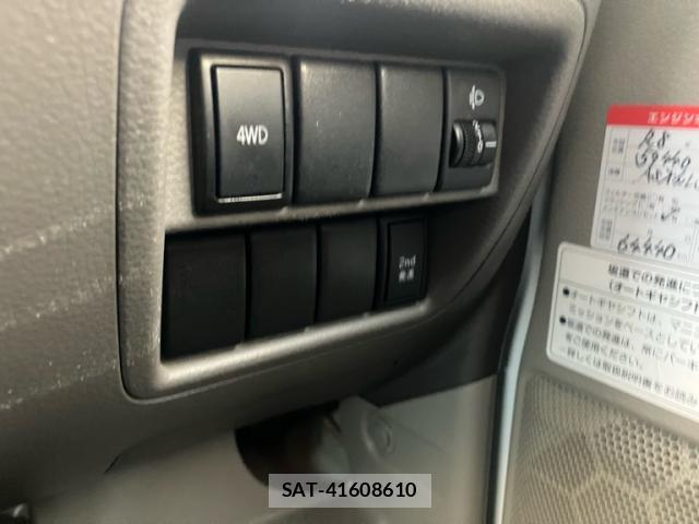 Suzuki EVERY 2017-01 8813508-19