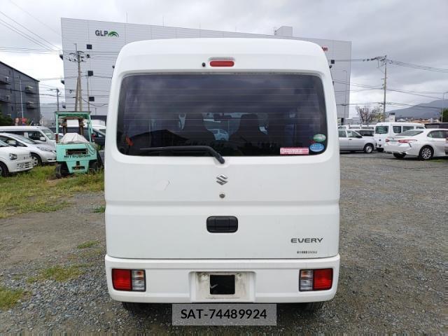 Suzuki EVERY 2016-08 8813794-3