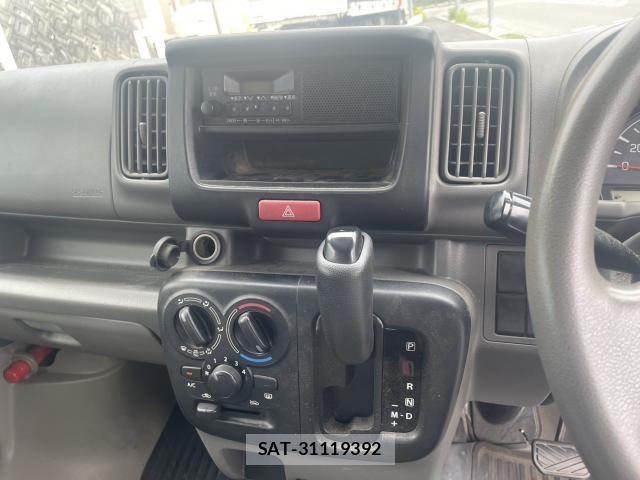 Suzuki EVERY 2015-08 8814568-14