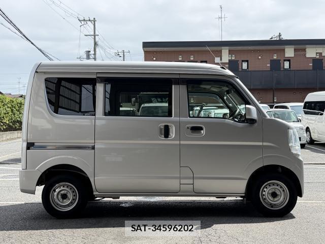 Suzuki EVERY 2018-06 8815845-11