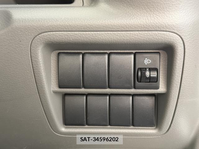 Suzuki EVERY 2018-06 8815845-17