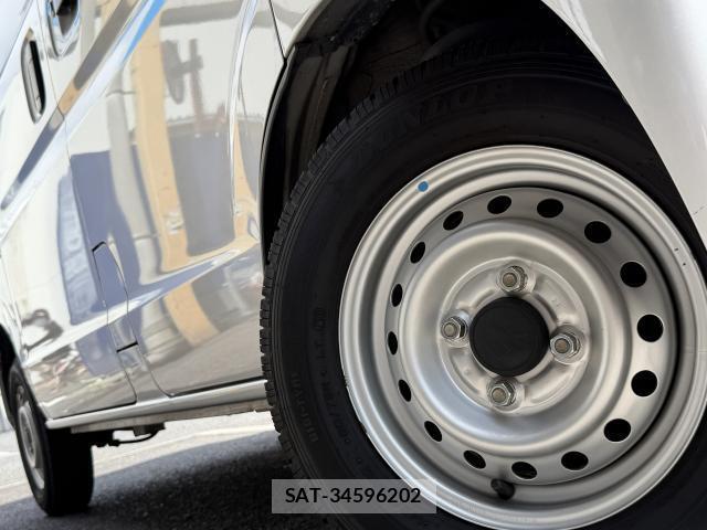 Suzuki EVERY 2018-06 8815845-5