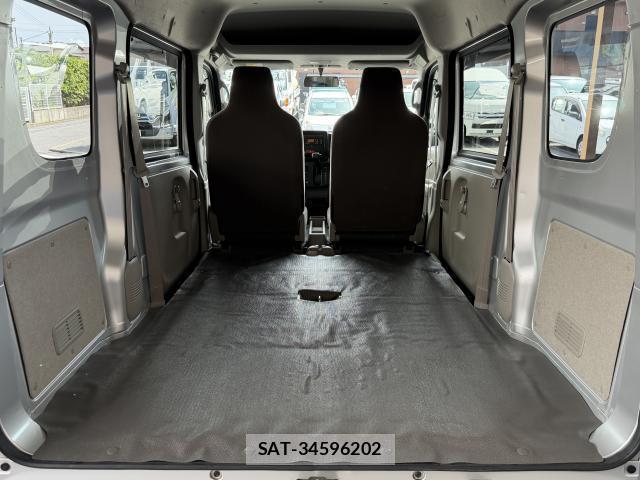 Suzuki EVERY 2018-06 8815845-6