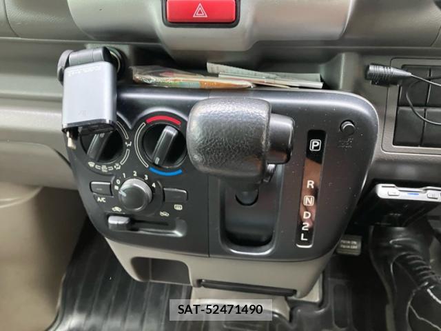 Suzuki EVERY 2017-01 8815865-16