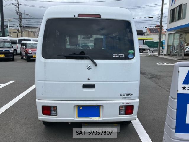 Suzuki EVERY 2014-09 8815866-13
